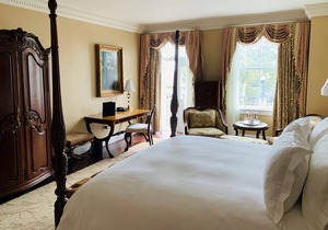 Market Pavilion Hotel