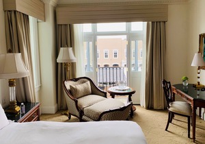 Market Pavilion Hotel