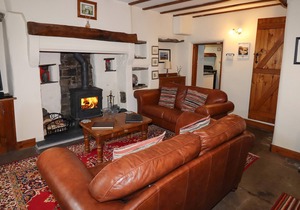 MARY'S COTTAGE, pet friendly, character holiday cottage in Hawes