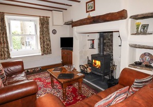 MARY'S COTTAGE, pet friendly, character holiday cottage in Hawes