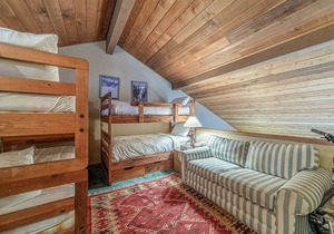 Meadowridge 2+Loft Family Townhome