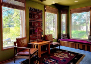 Meadows Hideaway with Hot Tub, A/C & Scenic Deck