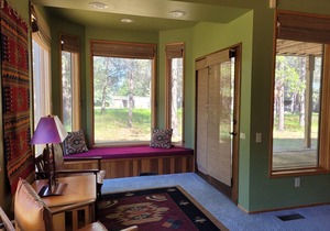 Meadows Hideaway with Hot Tub, A/C & Scenic Deck