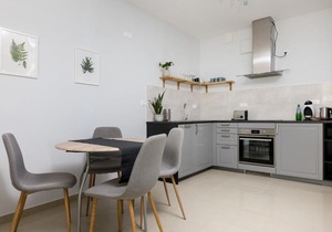 Metro Młociny Apartment