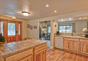 Mid-century modern ski cabin with large, private deck and hot tub. Pet Friendly