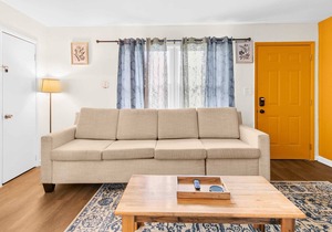 Midtown Apartment, Near Parks! The Bricks Apt 3&4