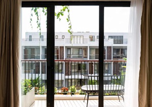 Minimalist & Modern Apartment IV
