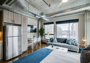 MINNeSTAY* Sable 401 Studio | Target Field