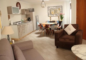 MIRAFLORES beautiful 1 block from LARCOMAR for 11 up to 22 guests