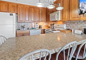 ML324 Charming & Rustic 1BR/1BA, relaxing mountain view (Connects to ML326)