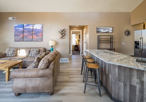 Moab Basecamp! 10 min to Arches | Pool & Hot tub