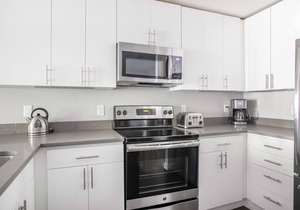 Mod Sunnyvale 1BR w/Gym, Pool + Spa, Easy Freeway Access, by Blueground