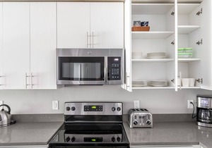 Mod Sunnyvale 1BR w/Gym, Pool + Spa, Easy Freeway Access, by Blueground