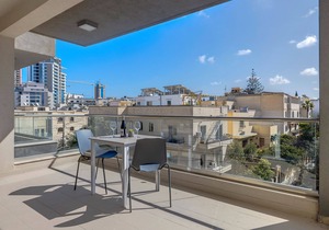 Modern 1BR Apartment in central St Julian's