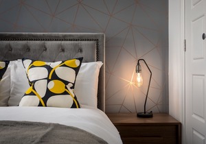 Modern 2 Bedroom Town Centre Apartment