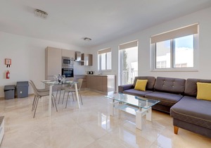 Modern 2BR Apartment in central St Julian's