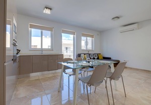 Modern 2BR Apartment in central St Julian's