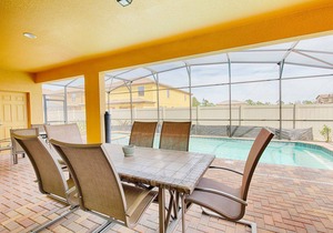 Modern 8 Bed 6 Bath House - Fully equipped home with pool, amenities & more