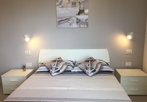 Modern and bright, a stone's throw from the sea