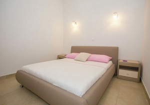 Modern apartment Noa IV in Villa Valtrazza with pool for 4 - 6 persons