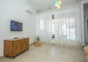 Modern apartment Noa IV in Villa Valtrazza with pool for 4 - 6 persons