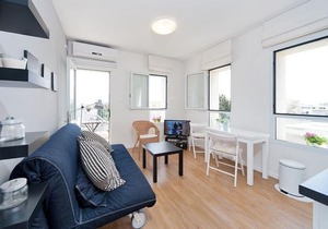 Modern Apt w/ Balcony Near The Beach by Sea N' Rent