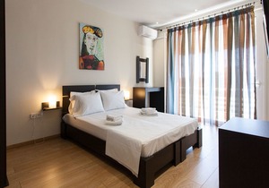 Modern art apt in Glyfada with sea view