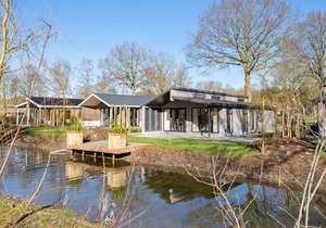 Modern chalet with dishwasher, near a nature reserve