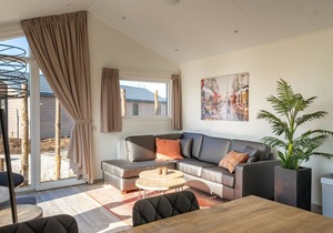 Modern chalet with dishwasher, near a nature reserve