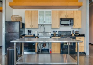 Modern Condo In Gulch Neighborhood!