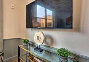 Modern Downtown Birmingham Condo with Rooftop Access