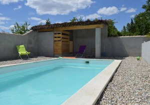 Modern holiday home with heated pool