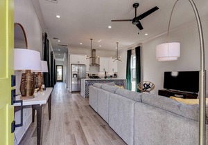 Modern Mid-City Living: 5BR, 3.5BA Home. Balcony, Parking, Central Location - Your NOLA Getaway!