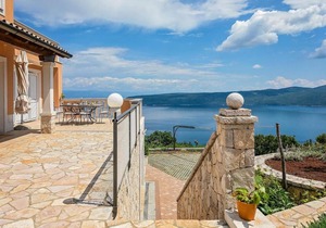 Modern Sea View Villa with Infinity Pool in Brsec