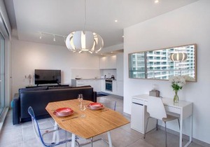 Modern Seaview Apartment In a Prime Location