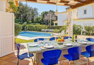 Modern villa in great location close to amenities