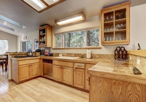 Montgomery Estates Bliss | Hot tub & fur babies welcome!