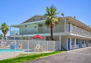 Motel 6-Fresno, CA - Blackstone North