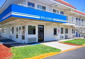 Motel 6-Fresno, CA - Blackstone South