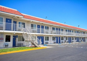 Motel 6-Fresno, CA - Blackstone South
