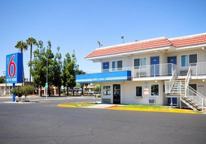 Motel 6-Fresno, CA - Blackstone South