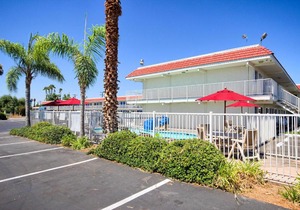 Motel 6-Fresno, CA - Blackstone South