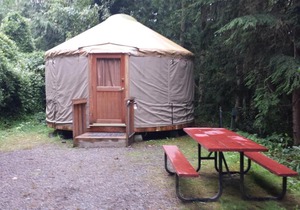 Mount Vernon Camping Resort 16 ft. Yurt 6