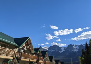 ❤Mountain Chalet on the Very Edge of Banff Forests
