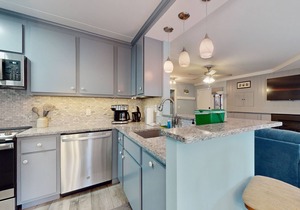 Mountain Condo with Three Pools, Hot Tub, Tennis, Game Room & Gym