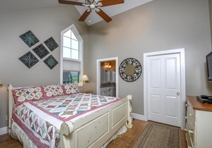 Mountain Splendor Four-Bedroom Holiday Home