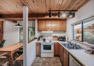 Mt Baker Lodging - Cabin 67 - Private 2-story cabin with a private hot tub