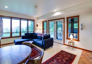 Mt. Baker Lodging Ensuite 15 - Sleeps 6!