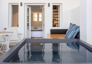 Muses Cycladic Suites - Compact Two-Bedroom Sea View Suite with Outdoor Hot Tub