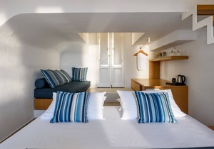 Muses Cycladic Suites - Two Level Compact Suite with Outdoor Hot tub & sea view